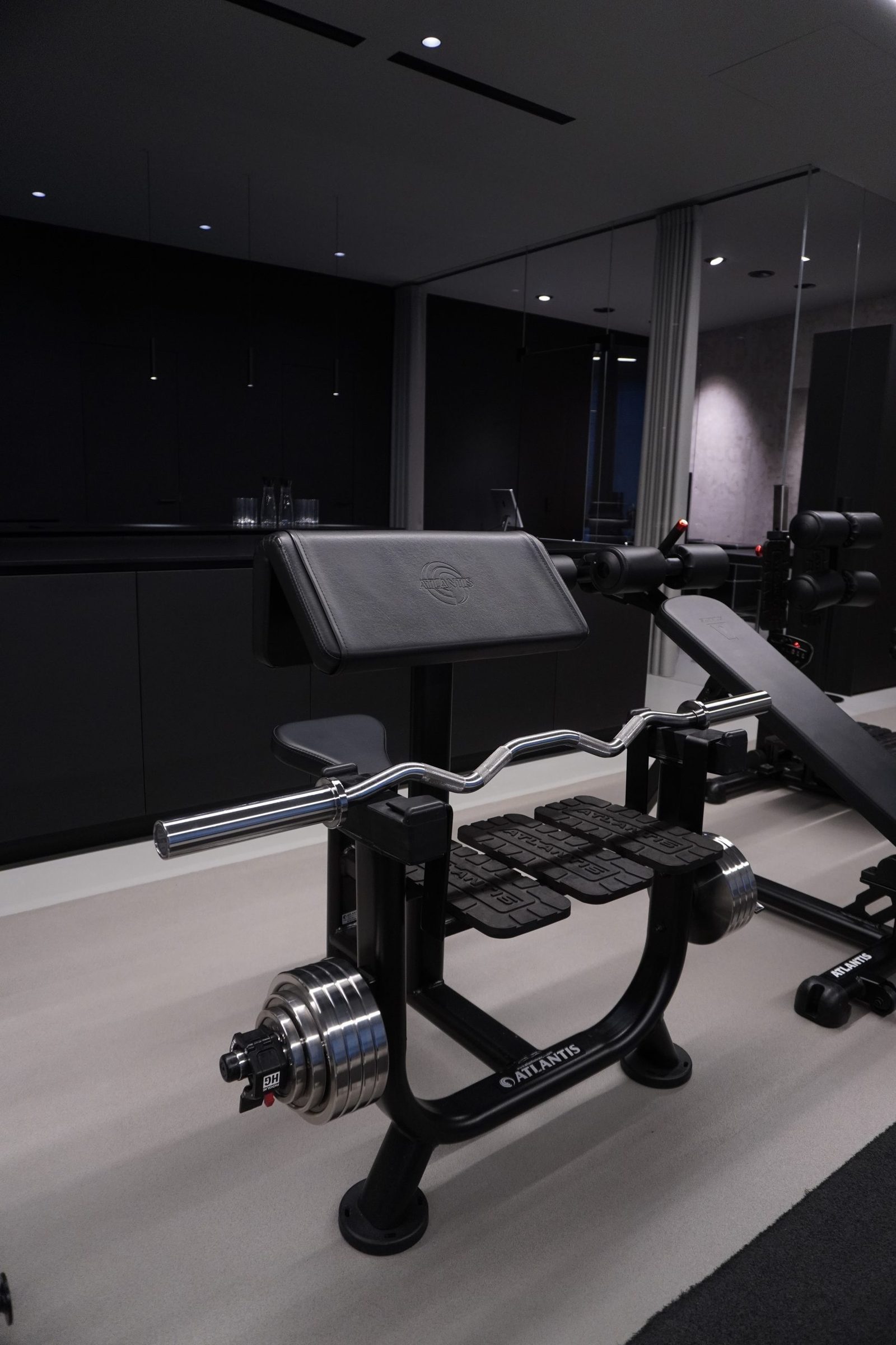 FIFTYNINE Personal Training Studio preacher curl